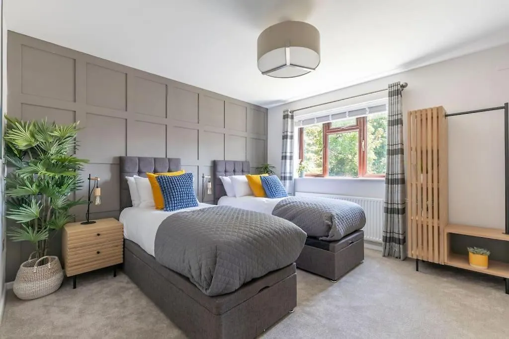 Stunning 6 Bed 3 Bath Detached Home In Cheltenham Golden Valley United Kingdom